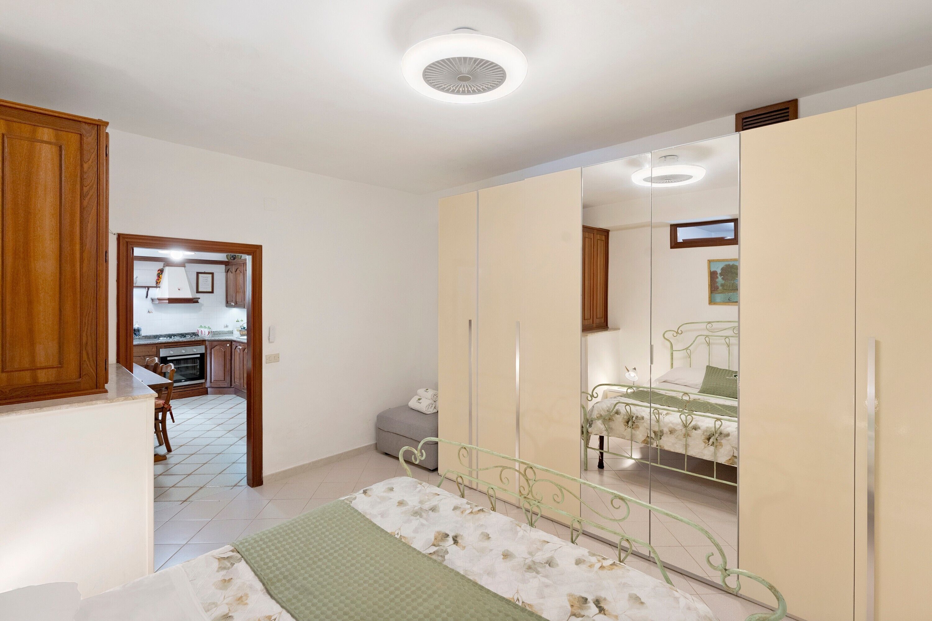 2 chambres, fer et planche à repasser, Wi-Fi gratuit, draps fournis
