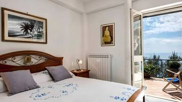 2 makuuhuonetta, silitysrauta/-lauta, ilmainen Wi-Fi, vuodevaatteet