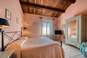 1 quarto, Wi-Fi de cortesia, roupa de cama