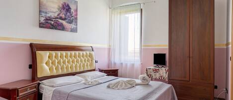 1 bedroom, free WiFi, bed sheets