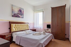 1 bedroom, free WiFi, bed sheets