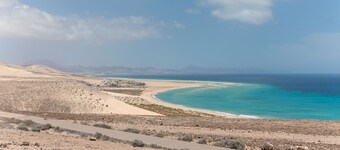 Vacation 'La Orilla' with Private Terrace, Balcony and Wi-Fi