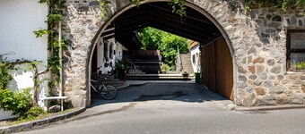 Biobauernhof Toellerhof 'Zimmer 2' with Mountain View, Shared Pool and Wi-Fi