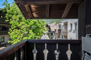 Property grounds - Biobauernhof Toellerhof 'Room 7' with Mountain View, Shared Pool and Wi-Fi (Algund)