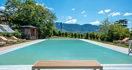 Biobauernhof Toellerhof 'Zimmer 7' mit Bergblick, Gemeinschaftspool und Wi-Fi