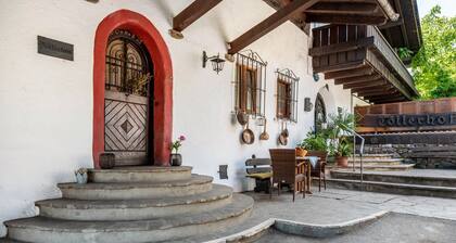 Ferme biologique Toellerhof : appartement 'Weinberg 1' avec vue sur la montagne, piscine et Wi-Fi