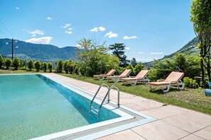 Pool - Apartment 'Weinberg 2' with Mountain View, Shared Pool and Wi-Fi (Algund)