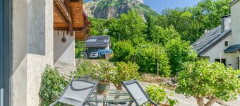 Apartment "La Source Amélie" with Mountain View, Terrace and Private Garden.