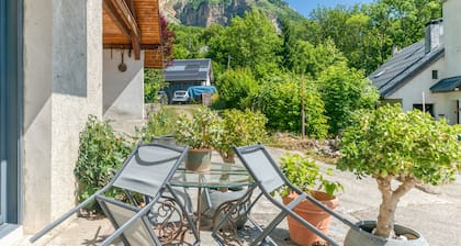 Apartment "La Source Amélie" with Mountain View, Terrace and Private Garden.