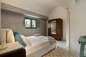 3 makuuhuonetta, silitysrauta/-lauta, ilmainen Wi-Fi, vuodevaatteet