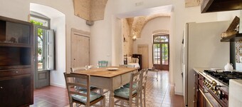 Villa 'La Dimora Dello Zio' with Private Pool, Private Terrace and Wi-Fi