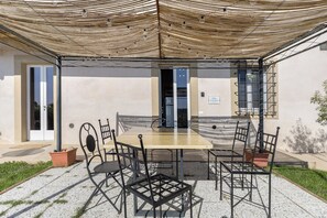 Outdoor dining - Apartment 'Matti - Margot' with Private Garden, Wi-Fi and Air Conditioning (Poggibonsi)