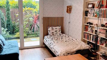 3 室のベッドルーム、アイロン / アイロン台、WiFi (無料)、ベッドシーツ