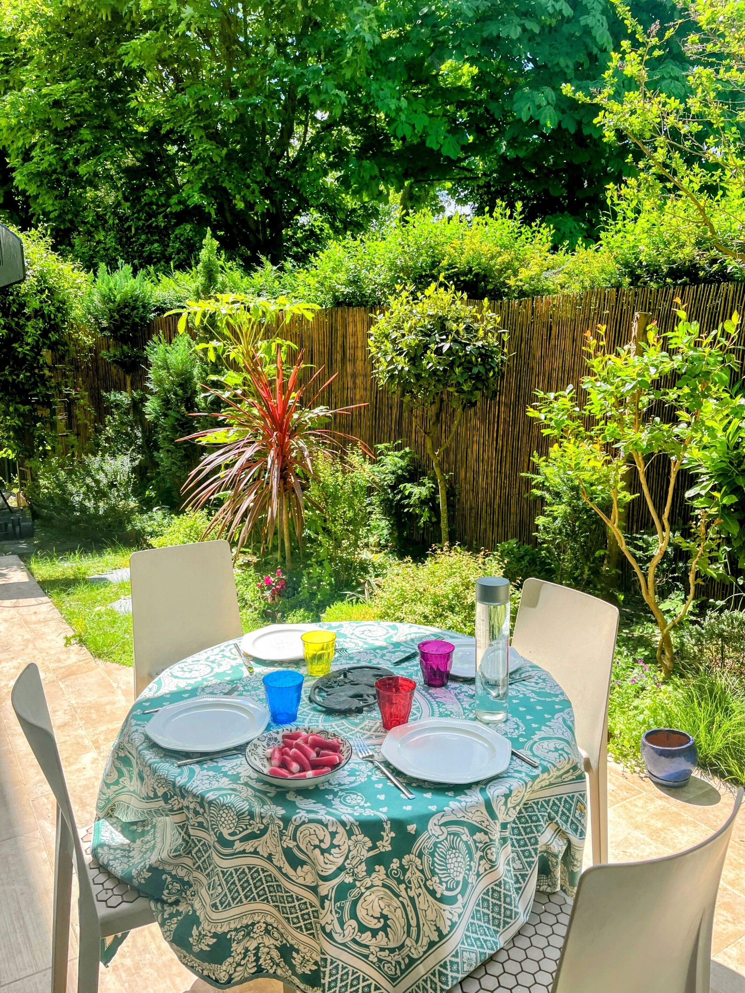 屋外ダイニングエリア