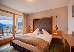 1 bedroom, free WiFi, bed sheets - Apartment 'Lavendel 2' with Mountain View, Shared Pool and Wi-Fi (Schenna)