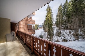 Terrace/patio - Apartment 'Morillon 1100' with Mountain View, Balcony and Wi-Fi (Morillon)