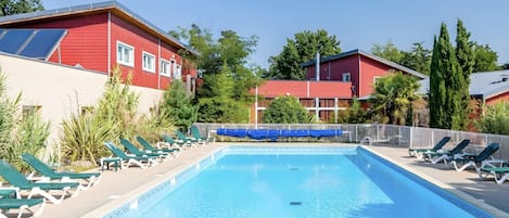 Et oppvarmet basseng