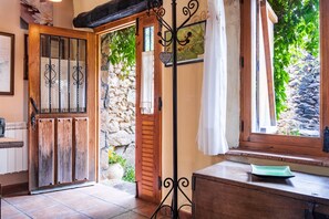 Interior - Country House 'La Tarabilla' with Private Garden and Wi-Fi (Casas del Abad)