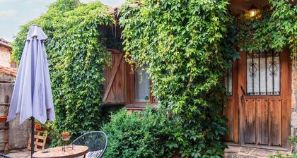 Casa rural 'La Tarabilla' con jardín privado y Wi-Fi