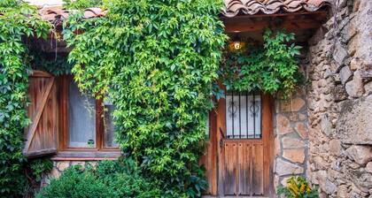 Country House 'La Tarabilla' with Private Garden and Wi-Fi