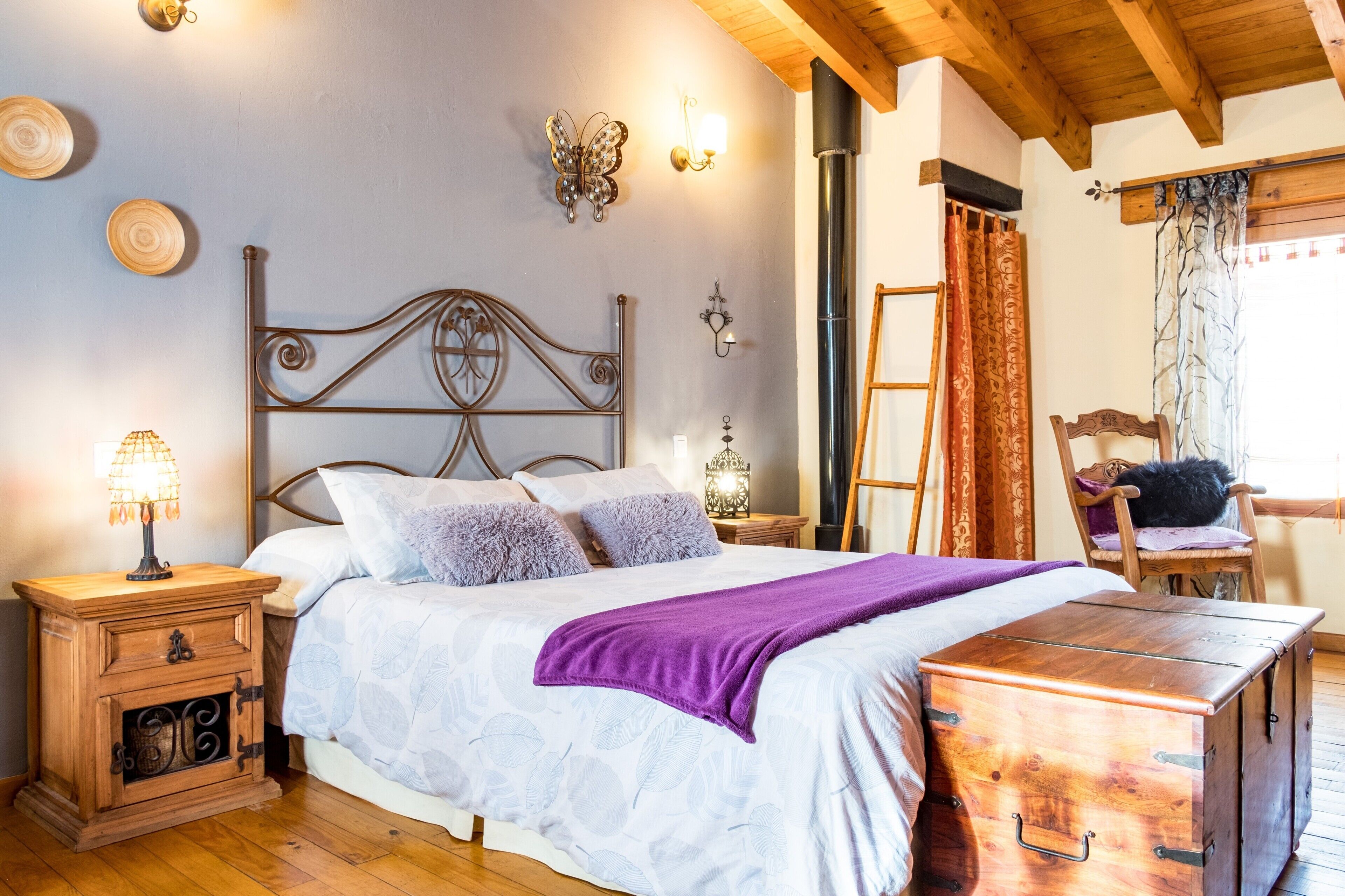 1 habitación, tabla de planchar con plancha, wifi gratis y ropa de cama 