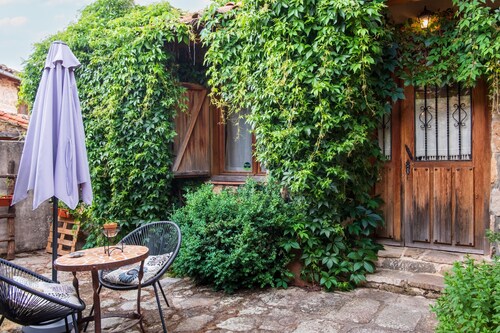 Country House 'La Tarabilla' with Private Garden and Wi-Fi