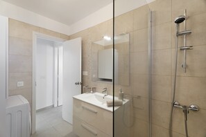 Doccia, asciugacapelli, asciugamani