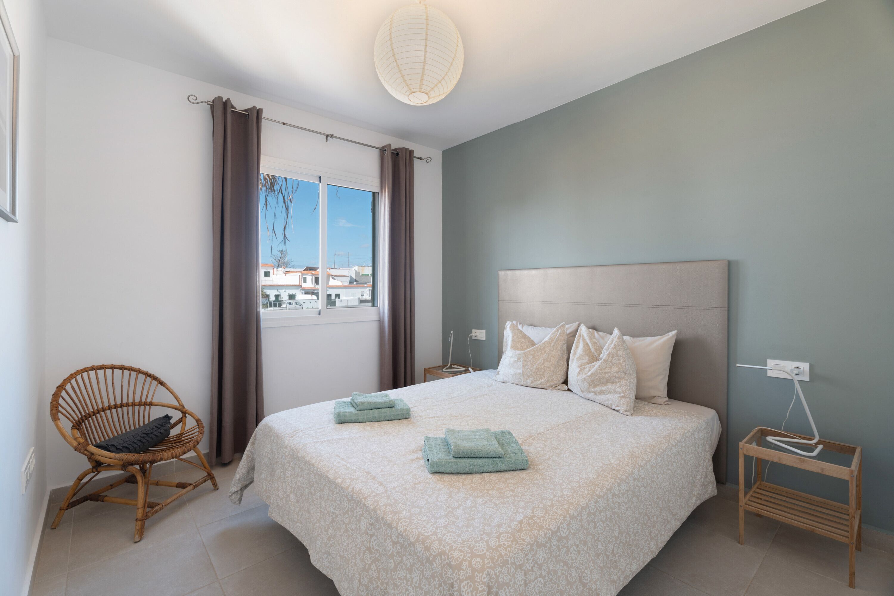 2 slaapkamers, een strijkplank/strijkijzer, gratis wifi, beddengoed