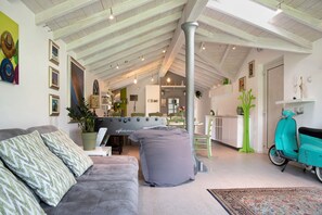 TV - Apartment 'Residenza La Fonte Second Floor' with Stunning Sasso del Ferro View (Laveno-Mombello)