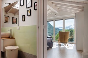 Interior - Apartment 'Residenza La Fonte Second Floor' with Stunning Sasso del Ferro View (Laveno-Mombello)