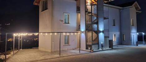 المنشأة من الخارج