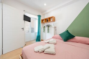 1 غرفة نوم ومكواة/لوح كي وواي فاي مجانًا وملاءات أسرّة