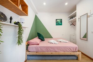 1 soverom, strykejern/-brett, wi-fi (inkludert) og sengetøy