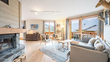 TV, fireplace, DVD player, table tennis