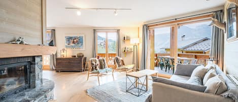 TV, fireplace, DVD player, ping pong