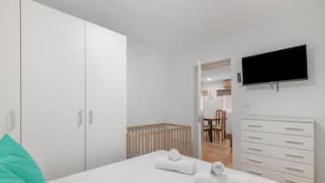 3 bedrooms, iron/ironing board, free WiFi, bed sheets