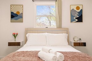 4 quartos, escrivaninha, Wi-Fi de cortesia, roupa de cama