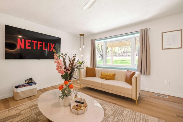 Smart-tv en een open haard