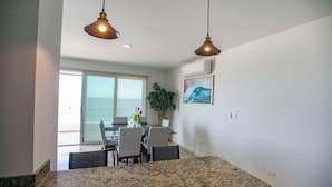 Departamento familiar, balcón, vista a la playa | Comedor