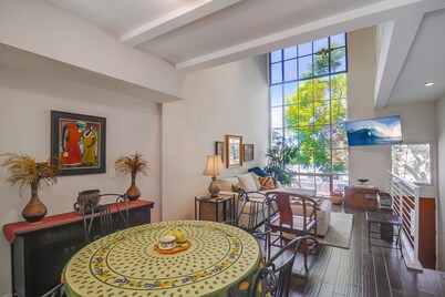 Modern Urban Row Home * 2 Blocks to San Diego Bay * A/C