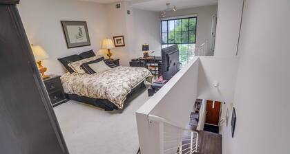 Modern Urban Row Home * 2 Blocks to San Diego Bay * A/C