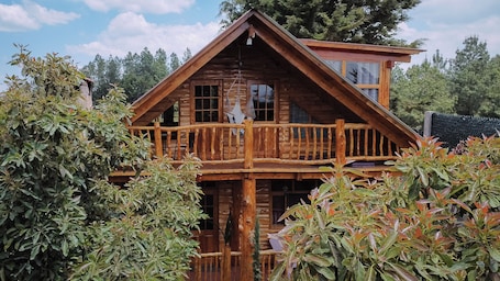 Front of property. Indigo Cabins - Finca Los Cerritos