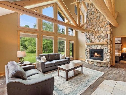 NEW! Cozy Creekside Townhome Steps from Gull Lake Access