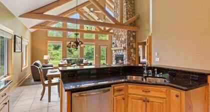 NEW! Cozy Creekside Townhome Steps from Gull Lake Access