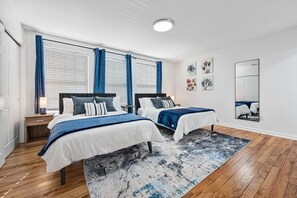 4 Schlafzimmer, Schreibtisch, Bügeleisen/Bügelbrett, Reisekinderbett