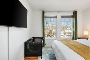 4 bedrooms, desk, iron/ironing board, travel crib