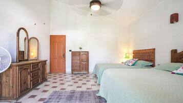 Mökki, 3 makuuhuonetta, yksityinen uima-allas | 3 makuuhuonetta, pimennysverhot, silitysrauta/-lauta, ilmainen Wi-Fi