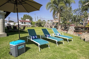 2 outdoor pools