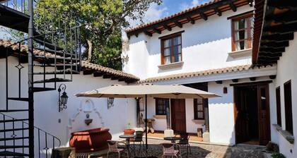 Cozy Colonial Style Azotea Apartments