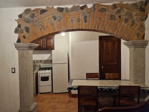 Apartamento Confort, vistas al patio | Comedor
